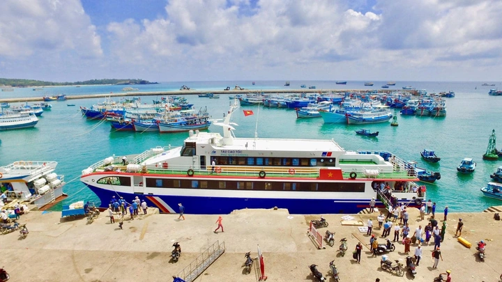 Hình Ảnh Tàu Cao Tốc Đi Phú Quốc: Bộ Sưu Tập Đầy Đủ Cho Du Khách & Nghiên Cứu (2026) Hình Ảnh Tàu Cao Tốc Đi Phú Quốc: Bộ Sưu Tập Đầy Đủ Cho Du Khách & Nghiên Cứu (2026)