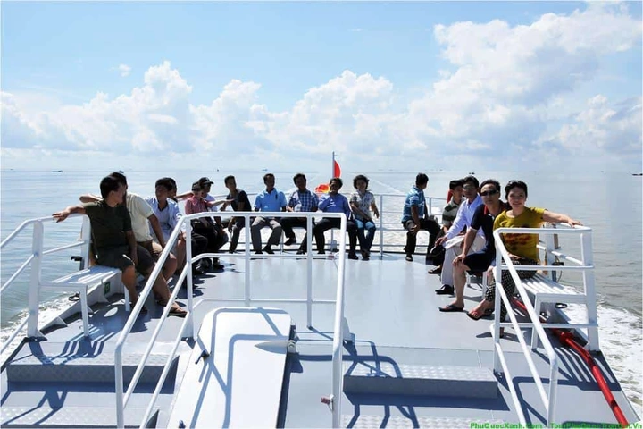 Hình Ảnh Tàu Cao Tốc Đi Phú Quốc: Bộ Sưu Tập Đầy Đủ Cho Du Khách & Nghiên Cứu (2026) Hình Ảnh Tàu Cao Tốc Đi Phú Quốc: Bộ Sưu Tập Đầy Đủ Cho Du Khách & Nghiên Cứu (2026)
