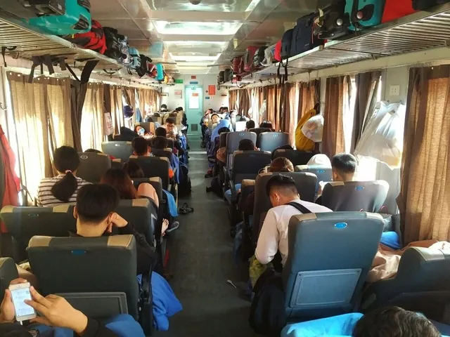 Xem Hình Ảnh Tàu Se1: Thực Tế Khoang Ghế, Toa Xe Và Trải Nghiệm Đi Tàu Cho Hành Khách Xem Hình Ảnh Tàu Se1: Thực Tế Khoang Ghế, Toa Xe Và Trải Nghiệm Đi Tàu Cho Hành Khách