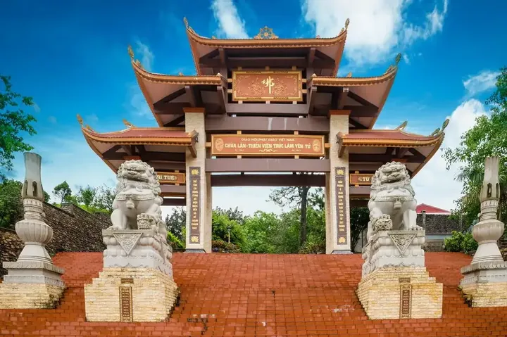 Chiêm Ngưỡng Bộ Hình Ảnh Tây Thiên Tam Đảo: Thiền Viện Trúc Lâm Và Danh Thắng Tâm Linh Cho Người Yêu Du Lịch Việt