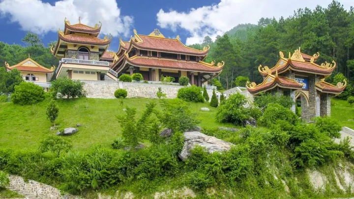 Chiêm Ngưỡng Bộ Hình Ảnh Tây Thiên Tam Đảo: Thiền Viện Trúc Lâm Và Danh Thắng Tâm Linh Cho Người Yêu Du Lịch Việt