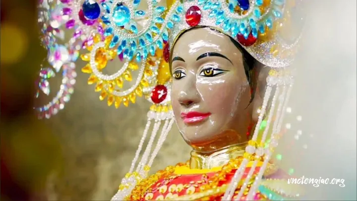 Khám Phá Hình Ảnh Thánh Mẫu Trong Tín Ngưỡng Thờ Mẫu Việt Nam Dành Cho Người Tìm Hiểu Văn Hóa Tâm Linh