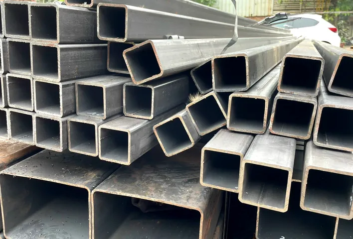 Xem Hình Ảnh Thép Hộp Đa Dạng Và Phân Loại Theo Quy Cách Cho Khách Hàng Xây Dựng