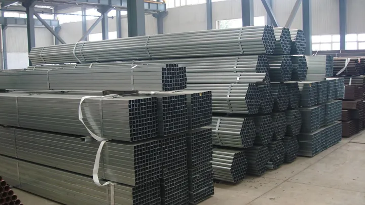 Xem Hình Ảnh Thép Hộp Đa Dạng Và Phân Loại Theo Quy Cách Cho Khách Hàng Xây Dựng