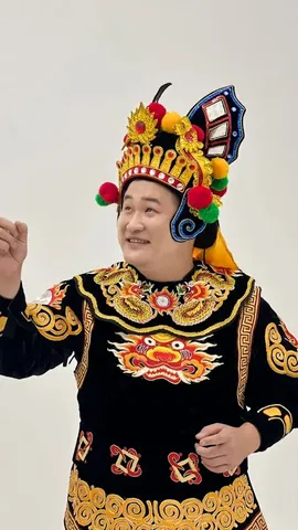 Khám Phá Hình Ảnh Thiên Lôi: Từ Thần Thoại Đến Vai Diễn Táo Quân Cho Người Tìm Hiểu Văn Hóa Dân Gian