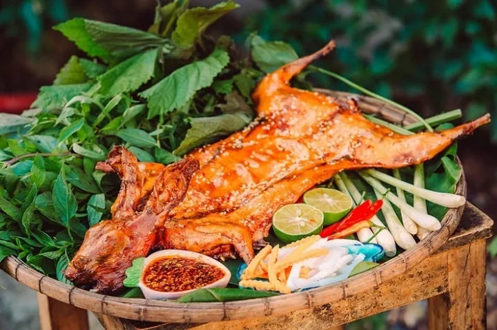 Xem & Tải Hình Ảnh Thỏ Quay Da Giòn Rắc Mè Chuẩn Vị Cho Người Đam Mê Ẩm Thực