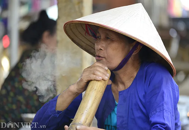 Khám Phá Hình Ảnh Thuốc Lào Đẹp Và Điếu Cày Truyền Thống Cho Người Yêu Văn Hóa Quê