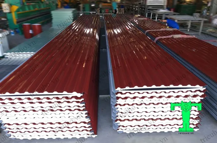 Xem Hình Ảnh Tôn Lợp Mái Thực Tế Cho Gia Chủ: Tổng Hợp Các Loại (tôn Lạnh, Tôn Màu, Tôn Giả Ngói)
