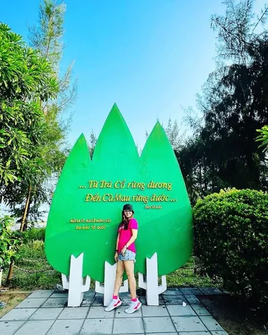 Chiêm Ngưỡng Hình Ảnh Trà Cổ: Bộ Sưu Tập Ảnh Bãi Biển Và Nhà Cổ Móng Cái Cho Người Yêu Du Lịch