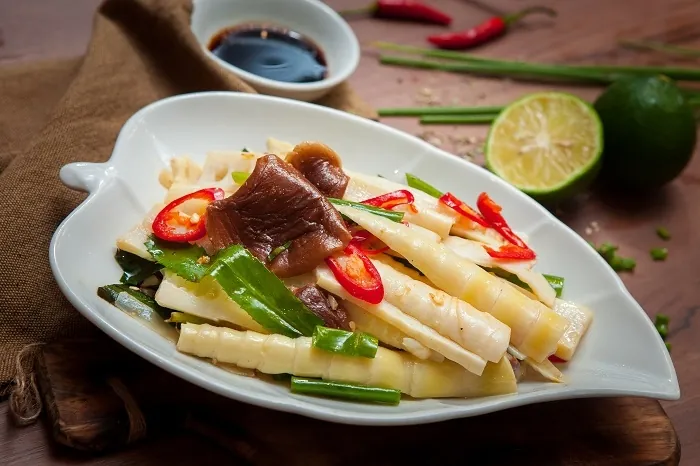 Chiêm Ngưỡng Hình Ảnh Trà Cổ: Bộ Sưu Tập Ảnh Bãi Biển Và Nhà Cổ Móng Cái Cho Người Yêu Du Lịch