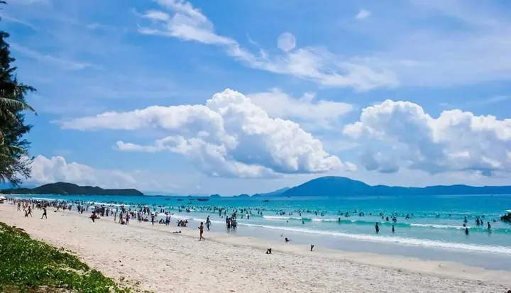 Chiêm Ngưỡng Hình Ảnh Trà Cổ: Bộ Sưu Tập Ảnh Bãi Biển Và Nhà Cổ Móng Cái Cho Người Yêu Du Lịch