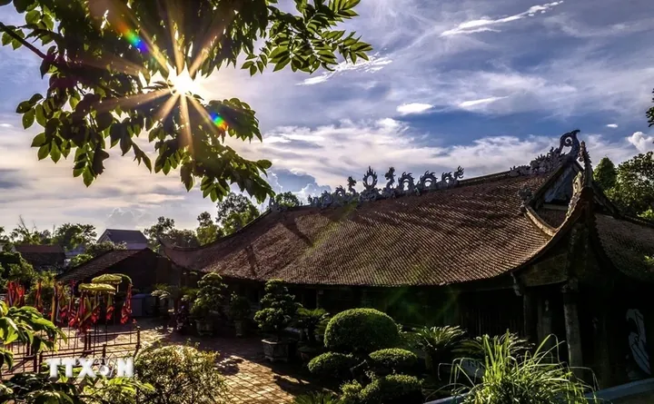 Chiêm Ngưỡng Hình Ảnh Trà Cổ: Bộ Sưu Tập Ảnh Bãi Biển Và Nhà Cổ Móng Cái Cho Người Yêu Du Lịch