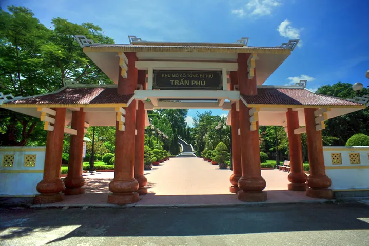 Xem Hình Ảnh Trần Phú: Tổng Bí Thư Đầu Tiên Của Đảng Cho Bạn Đọc Tìm Hiểu Lịch Sử