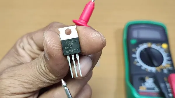 Xem Hình Ảnh Triac Thực Tế Và Cấu Tạo (meronymy) Linh Kiện Cho Người Mới Bắt Đầu