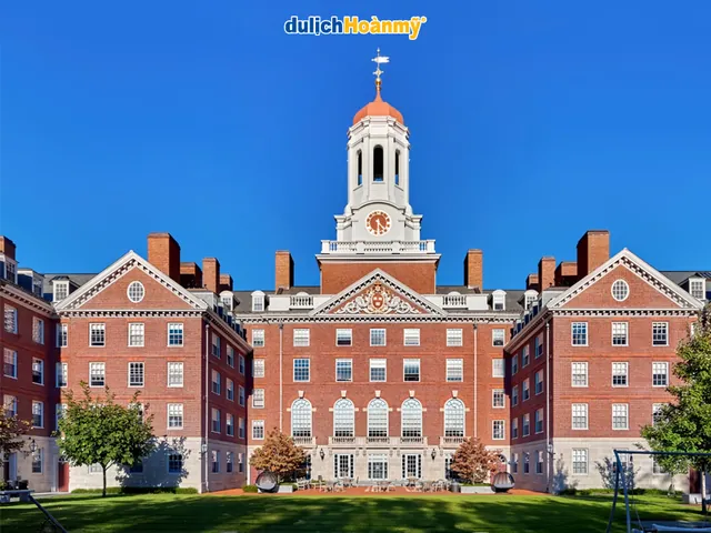 Chiêm Ngưỡng Hình Ảnh Trường Harvard Thực Tế Và Toàn Cảnh Khuôn Viên Dành Cho Sinh Viên Quốc Tế Chiêm Ngưỡng Hình Ảnh Trường Harvard Thực Tế Và Toàn Cảnh Khuôn Viên Dành Cho Sinh Viên Quốc Tế