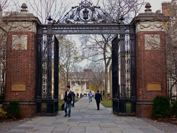 Chiêm Ngưỡng Hình Ảnh Trường Harvard Thực Tế Và Toàn Cảnh Khuôn Viên Dành Cho Sinh Viên Quốc Tế Chiêm Ngưỡng Hình Ảnh Trường Harvard Thực Tế Và Toàn Cảnh Khuôn Viên Dành Cho Sinh Viên Quốc Tế