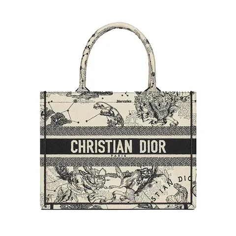Xem Hình Ảnh Túi Dior Chính Hãng: Các Mẫu Biểu Tượng Và Thiết Kế Nổi Bật Cho Tín Đồ Thời Trang Xem Hình Ảnh Túi Dior Chính Hãng: Các Mẫu Biểu Tượng Và Thiết Kế Nổi Bật Cho Tín Đồ Thời Trang