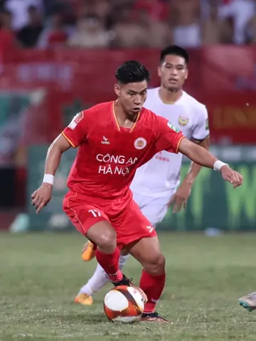 Xem Hình Ảnh Văn Thanh Và Bạn Gái Bích Hạnh: Tổng Hợp Ảnh Cưới, Dạm Ngõ Cho Fan Hâm Mộ Bóng Đá Việt Nam