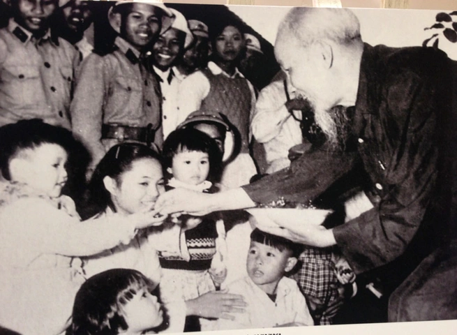 Hình Ảnh Bác Hồ Và Các Cháu Thiếu Nhi: Bộ Sưu Tập Yêu Thương, Lịch Sử & Ý Nghĩa Giáo Dục (dành Cho Giáo Viên & Phụ Huynh)