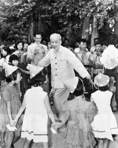 Hình Ảnh Bác Hồ Và Các Cháu Thiếu Nhi: Bộ Sưu Tập Yêu Thương, Lịch Sử & Ý Nghĩa Giáo Dục (dành Cho Giáo Viên & Phụ Huynh)