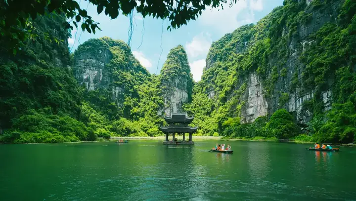 Khám Phá Hình Ảnh Danh Lam Thắng Cảnh Việt Nam Nổi Tiếng Từ Bắc Đến Nam