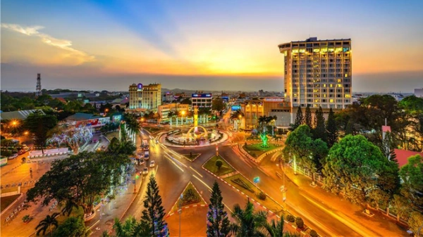 30+ Hình Ảnh Đẹp Về Thành Phố Buôn Ma Thuột: Bộ Sưu Tập Độc Đáo Dành Cho Người Yêu Du Lịch & Nhiếp Ảnh 30+ Hình Ảnh Đẹp Về Thành Phố Buôn Ma Thuột: Bộ Sưu Tập Độc Đáo Dành Cho Người Yêu Du Lịch & Nhiếp Ảnh