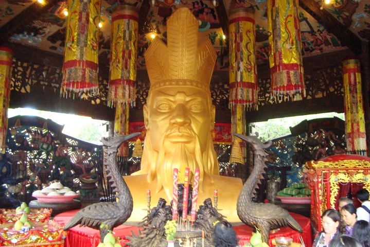 Hình Ảnh Về Tín Ngưỡng Thờ Cúng Hùng Vương: Tài Nguyên Miễn Phí Dành Cho Nhà Nghiên Cứu & Người Yêu Văn Hoá