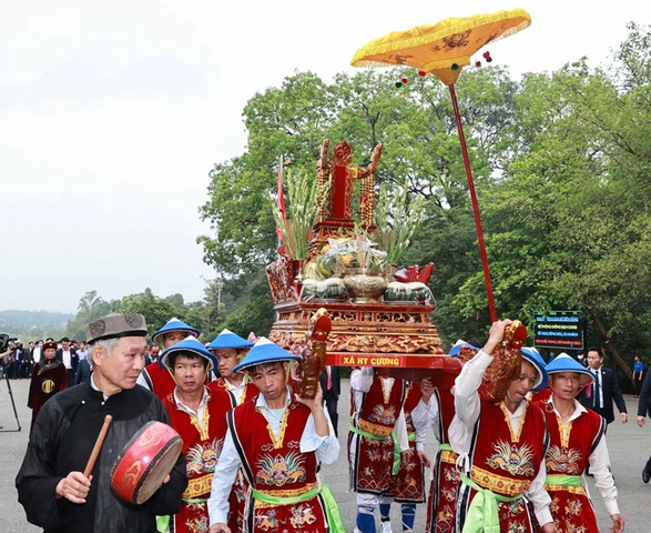 Hình Ảnh Về Tín Ngưỡng Thờ Cúng Hùng Vương: Tài Nguyên Miễn Phí Dành Cho Nhà Nghiên Cứu & Người Yêu Văn Hoá