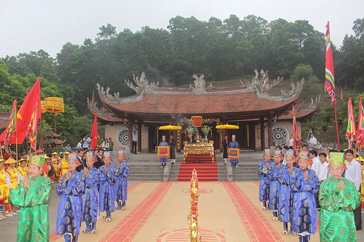 Hình Ảnh Về Tín Ngưỡng Thờ Cúng Hùng Vương: Tài Nguyên Miễn Phí Dành Cho Nhà Nghiên Cứu & Người Yêu Văn Hoá