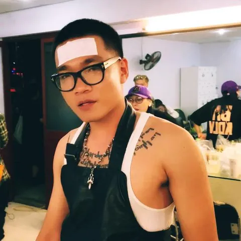 Khám Phá Hình Ảnh Ấn Tượng Và Mới Nhất Của Wowy (rapper Lão Đại) Dành Cho Người Hâm Mộ: Từ Chân Dung Nghệ Thuật Đến Khoảnh Khắc Tái Xuất