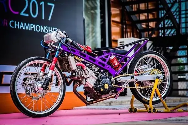Khám Phá Hình Ảnh Xe Đò Xưa Miền Nam Qua Lăng Kính Hoài Niệm Của Người Việt