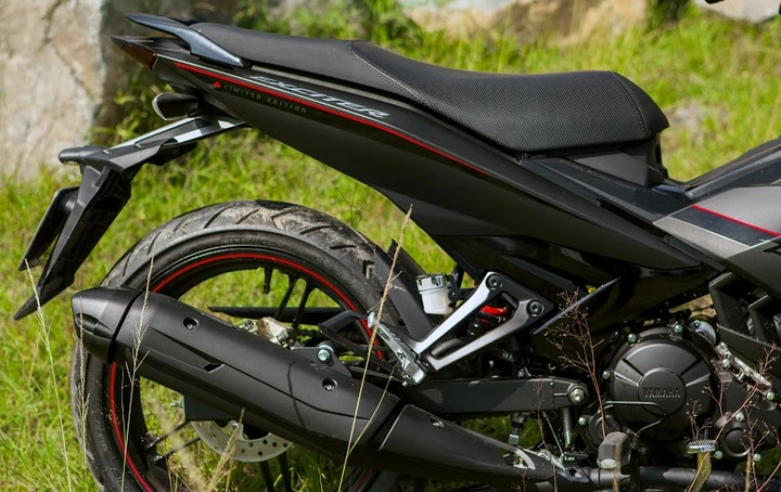 Hình Ảnh Xe Yamaha Exciter 150 Đen Nhám: Tất Cả Những Gì Bạn Cần Biết (dành Cho Người Yêu Xe Côn Tay) Hình Ảnh Xe Yamaha Exciter 150 Đen Nhám: Tất Cả Những Gì Bạn Cần Biết (dành Cho Người Yêu Xe Côn Tay)