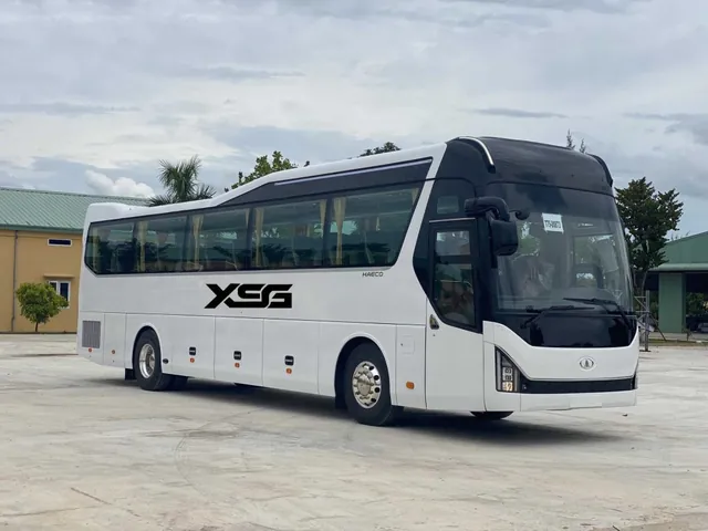 Chiêm Ngưỡng Bộ Sưu Tập Hình Ảnh Xe Universe Đa Dạng Từ Ngoại Thất Đến Nội Thất Cho Người Chọn Mua Xe Khách