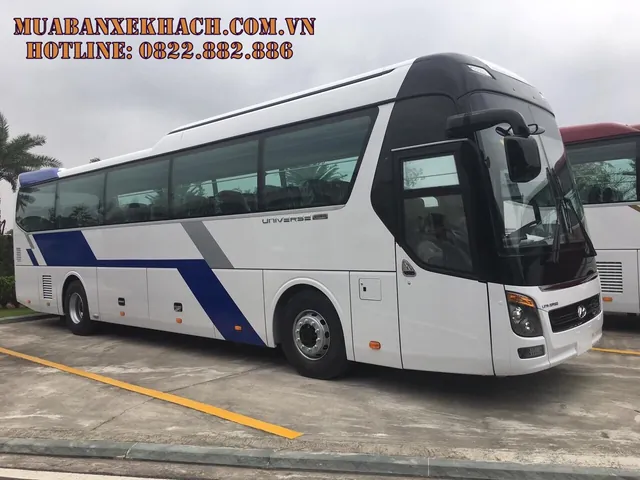Chiêm Ngưỡng Bộ Sưu Tập Hình Ảnh Xe Universe Đa Dạng Từ Ngoại Thất Đến Nội Thất Cho Người Chọn Mua Xe Khách