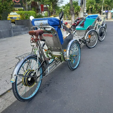 Khám Phá Hình Ảnh Xích Lô: Từ Tư Liệu Sài Gòn Xưa Đến Nét Đẹp Du Lịch Hà Nội Cho Người Yêu Kỷ Niệm Khám Phá Hình Ảnh Xích Lô: Từ Tư Liệu Sài Gòn Xưa Đến Nét Đẹp Du Lịch Hà Nội Cho Người Yêu Kỷ Niệm