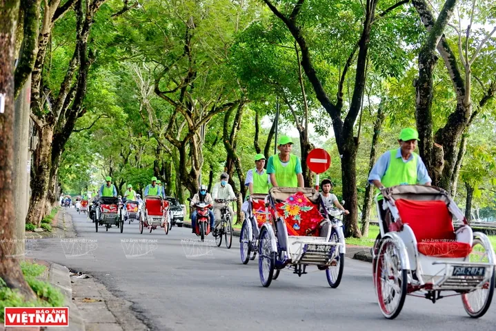 Khám Phá Hình Ảnh Xích Lô: Từ Tư Liệu Sài Gòn Xưa Đến Nét Đẹp Du Lịch Hà Nội Cho Người Yêu Kỷ Niệm Khám Phá Hình Ảnh Xích Lô: Từ Tư Liệu Sài Gòn Xưa Đến Nét Đẹp Du Lịch Hà Nội Cho Người Yêu Kỷ Niệm