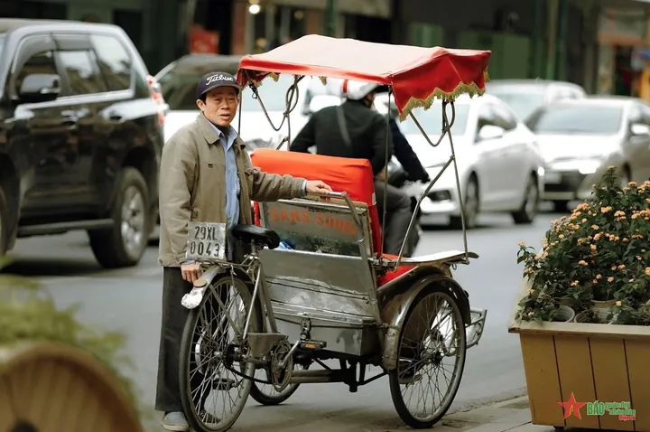 Khám Phá Hình Ảnh Xích Lô: Từ Tư Liệu Sài Gòn Xưa Đến Nét Đẹp Du Lịch Hà Nội Cho Người Yêu Kỷ Niệm Khám Phá Hình Ảnh Xích Lô: Từ Tư Liệu Sài Gòn Xưa Đến Nét Đẹp Du Lịch Hà Nội Cho Người Yêu Kỷ Niệm