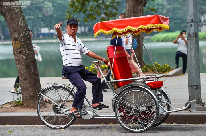 Khám Phá Hình Ảnh Xích Lô: Từ Tư Liệu Sài Gòn Xưa Đến Nét Đẹp Du Lịch Hà Nội Cho Người Yêu Kỷ Niệm Khám Phá Hình Ảnh Xích Lô: Từ Tư Liệu Sài Gòn Xưa Đến Nét Đẹp Du Lịch Hà Nội Cho Người Yêu Kỷ Niệm