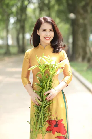 Xem Hình Ảnh Ý Lan: Tổng Hợp Ảnh Danh Ca Từ Thời Trẻ Đến Hiện Tại Cho Người Hâm Mộ Xem Hình Ảnh Ý Lan: Tổng Hợp Ảnh Danh Ca Từ Thời Trẻ Đến Hiện Tại Cho Người Hâm Mộ