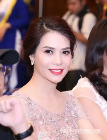 Xem Hình Ảnh Ý Lan: Tổng Hợp Ảnh Danh Ca Từ Thời Trẻ Đến Hiện Tại Cho Người Hâm Mộ Xem Hình Ảnh Ý Lan: Tổng Hợp Ảnh Danh Ca Từ Thời Trẻ Đến Hiện Tại Cho Người Hâm Mộ