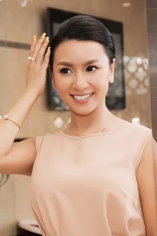 Chiêm Ngưỡng Bộ Hình Ảnh Y Phụng – Nữ Hoàng Ảnh Lịch Gợi Cảm Một Thời Và Đời Thực Hậu Trường Chiêm Ngưỡng Bộ Hình Ảnh Y Phụng – Nữ Hoàng Ảnh Lịch Gợi Cảm Một Thời Và Đời Thực Hậu Trường