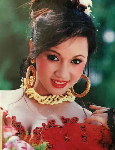 Chiêm Ngưỡng Bộ Hình Ảnh Y Phụng – Nữ Hoàng Ảnh Lịch Gợi Cảm Một Thời Và Đời Thực Hậu Trường Chiêm Ngưỡng Bộ Hình Ảnh Y Phụng – Nữ Hoàng Ảnh Lịch Gợi Cảm Một Thời Và Đời Thực Hậu Trường