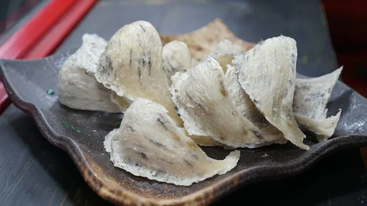 Tổng Hợp Xem Và Phân Biệt Hình Ảnh Yến Thật, Yến Giả Và Tổ Yến Cho Người Mua Tổng Hợp Xem Và Phân Biệt Hình Ảnh Yến Thật, Yến Giả Và Tổ Yến Cho Người Mua