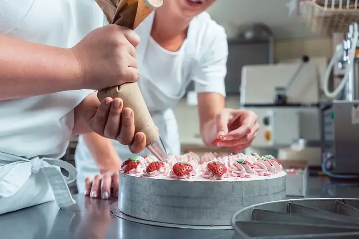 Học Làm Bánh Gato Ở Hà Nội: Top 10 Trung Tâm Uy Tín + Hướng Dẫn Chọn Lớp Học Phù Hợp Học Làm Bánh Gato Ở Hà Nội: Top 10 Trung Tâm Uy Tín + Hướng Dẫn Chọn Lớp Học Phù Hợp