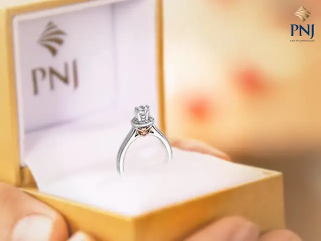 Hướng Dẫn Chọn Hộp Nhẫn Cầu Hôn Pnj: Các Loại, Giá & Mẹo Mua Hàng Thông Minh Hướng Dẫn Chọn Hộp Nhẫn Cầu Hôn Pnj: Các Loại, Giá & Mẹo Mua Hàng Thông Minh