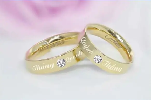 Gợi Ý Ý Tưởng Khắc Tên Lên Nhẫn Ý Nghĩa Cho Nhẫn Cưới Của Các Cặp Đôi Gợi Ý Ý Tưởng Khắc Tên Lên Nhẫn Ý Nghĩa Cho Nhẫn Cưới Của Các Cặp Đôi