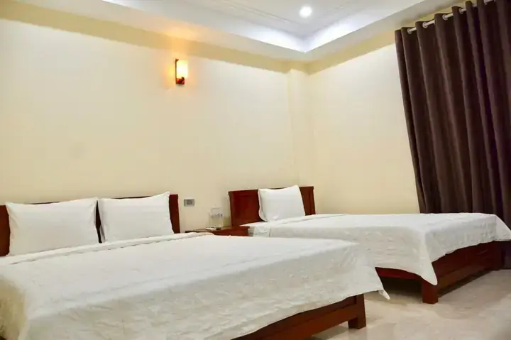 Tổng Quan Khách Sạn Tâm Anh Hải Tiến: Hệ Thống Phòng, Tiện Nghi Và Bể Bơi Cho Gia Đình Đi Biển Tổng Quan Khách Sạn Tâm Anh Hải Tiến: Hệ Thống Phòng, Tiện Nghi Và Bể Bơi Cho Gia Đình Đi Biển