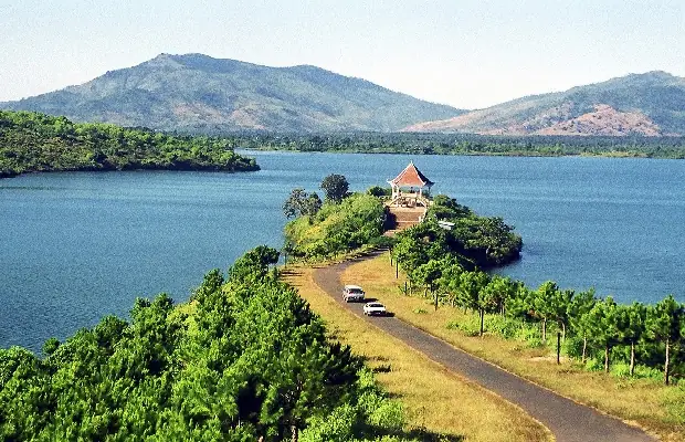 Tìm Hiểu Khoảng Cách Từ Quảng Ngãi Đến Kon Tum: Số Km, Thời Gian Di Chuyển Và Lộ Trình Đường Bộ
