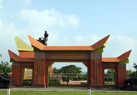 Khám Phá Khu Di Tích Lịch Sử Rạch Gầm – Xoài Mút: Lịch Sử, Ý Nghĩa Và Thông Tin Du Lịch Khám Phá Khu Di Tích Lịch Sử Rạch Gầm – Xoài Mút: Lịch Sử, Ý Nghĩa Và Thông Tin Du Lịch