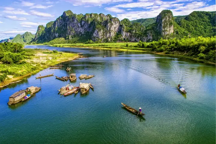 Hướng Dẫn Du Lịch Quảng Bình Từ Hà Nội: Cách Đi, Lịch Trình & Chi Phí Tiết Kiệm